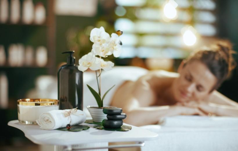 ilustračná fotka znázorňujúca pohodu a relax pri klasickej masáži
